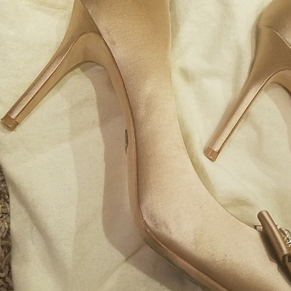 Badgley Mischka heels with embellishment - Picture 7 of 9